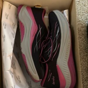 Dansko sneakers size 39